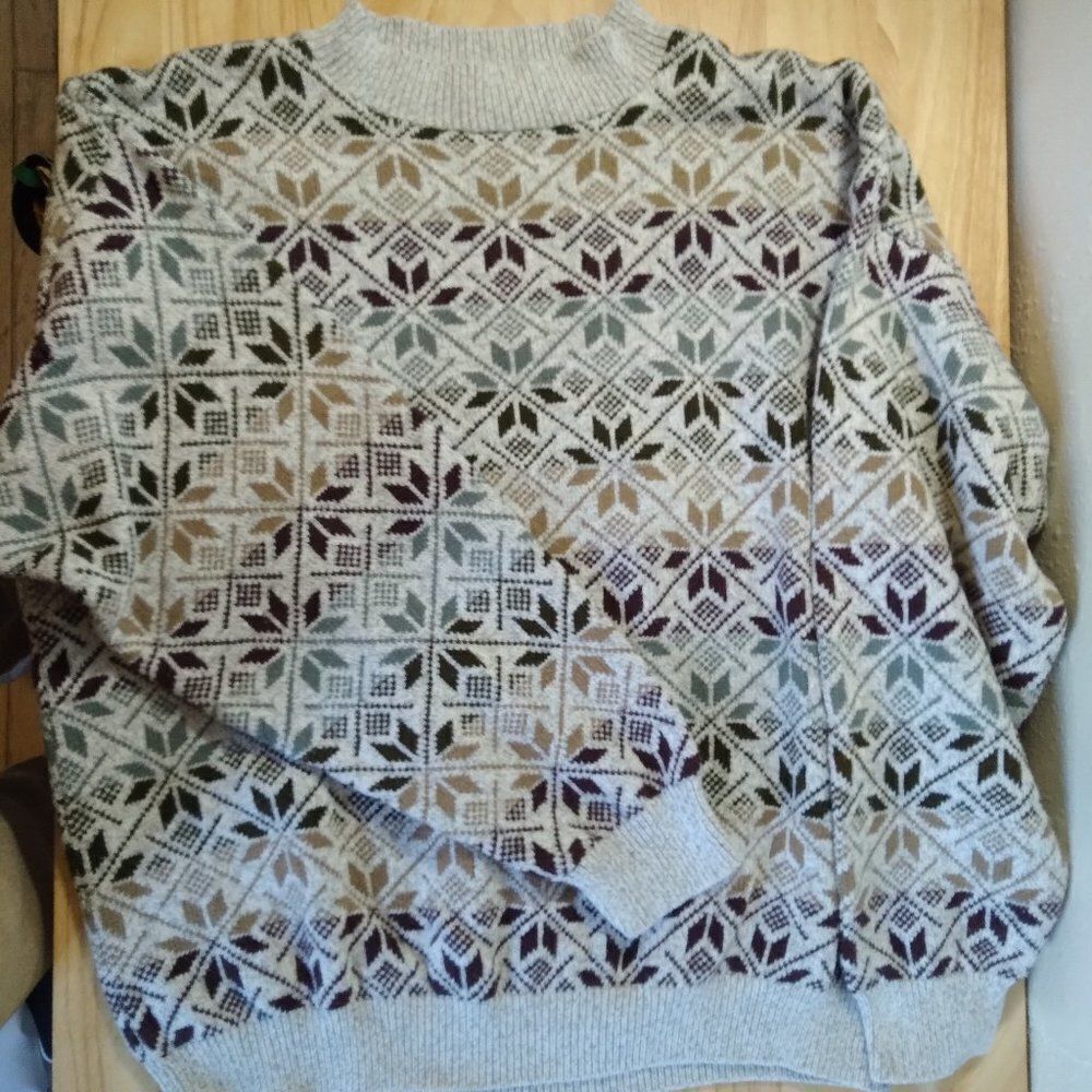 Vintage
Van Heusen Nordic Pattern Knit Sweater
